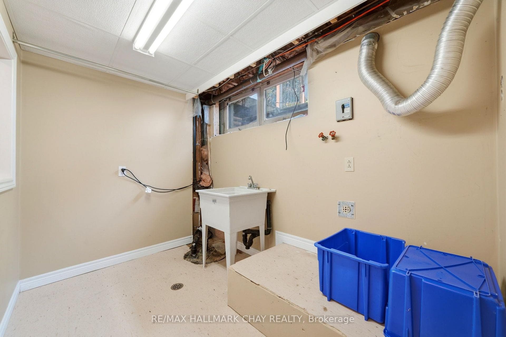 14 Douglas Drive photo 34