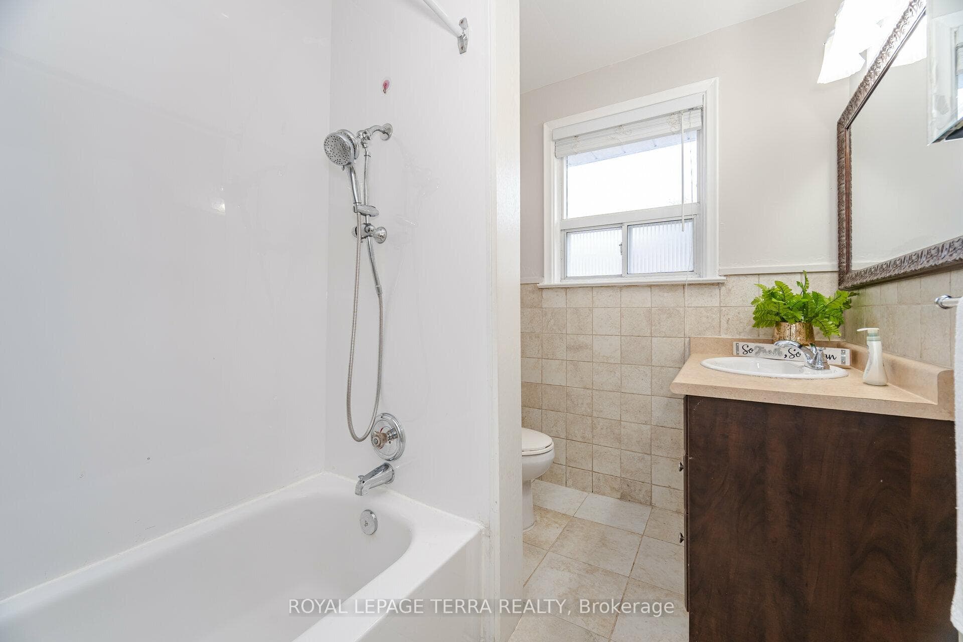 114 Milford Haven Drive photo 22