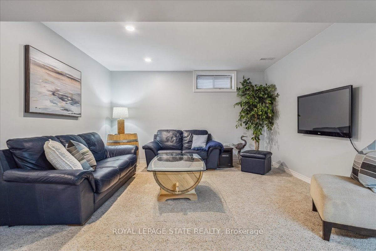 19 Robindale Court photo 29
