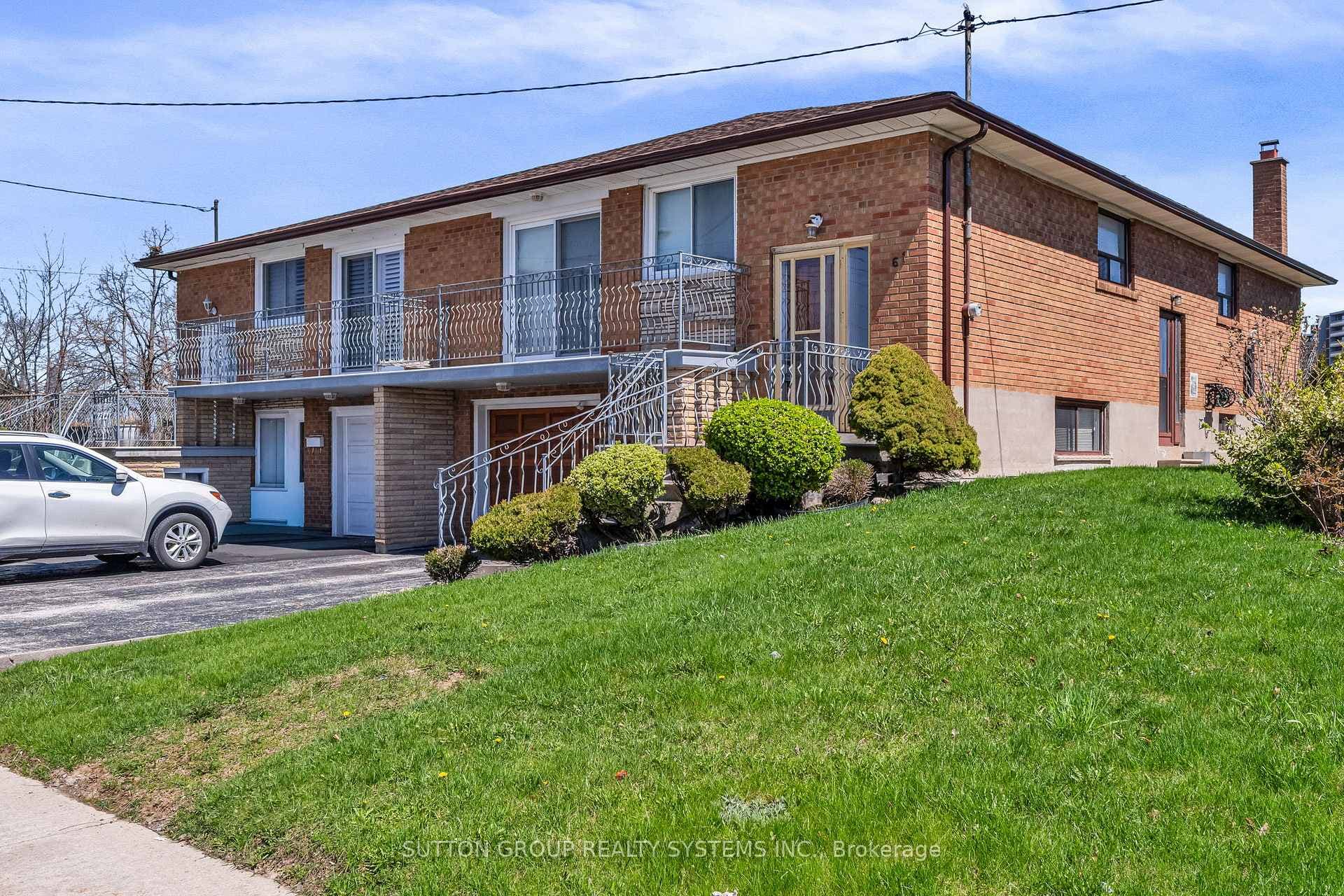 61 Bamford Crescent photo 2