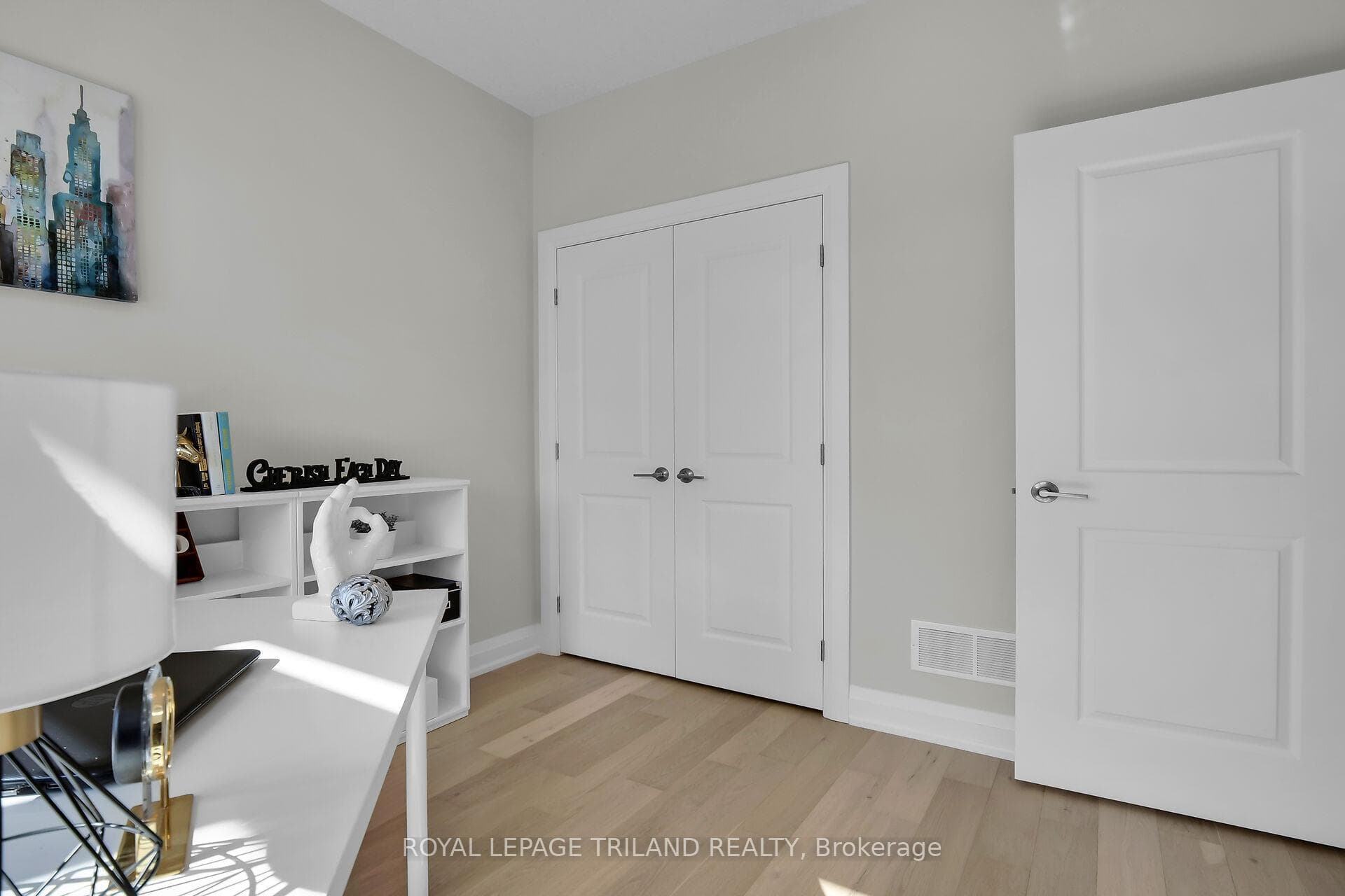 383 Daventry Way Unit 6 photo 7