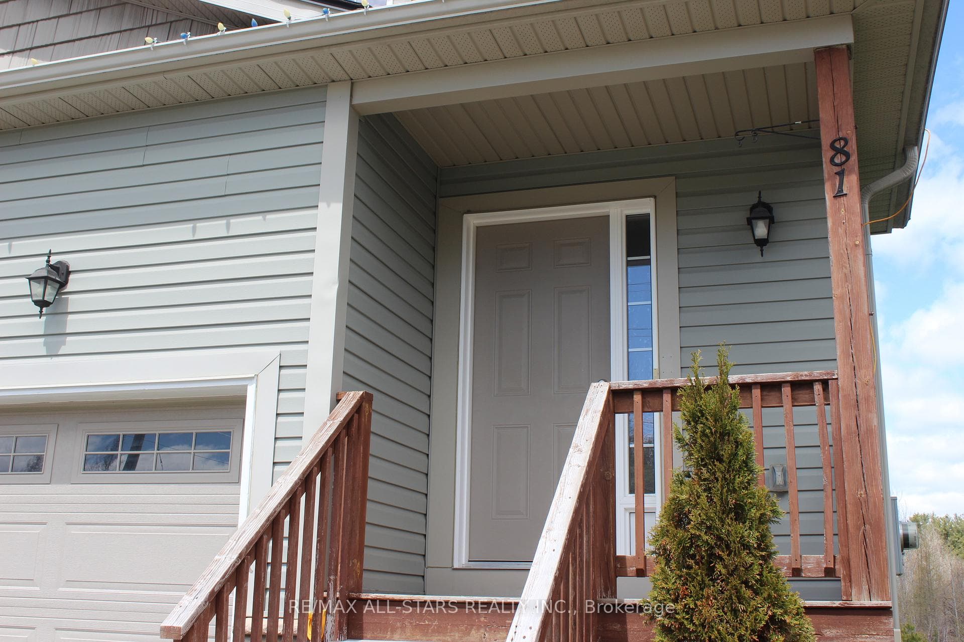 81 Douglas Drive photo 32