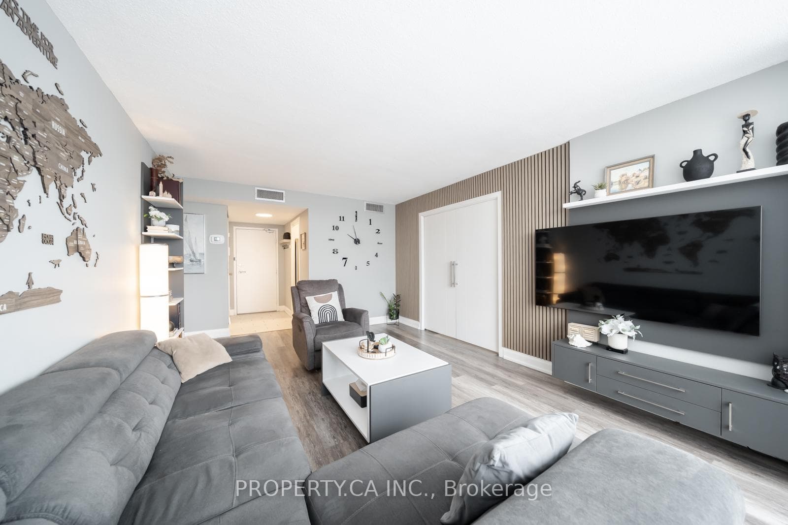 1333 Bloor Street Unit 2201 photo 17