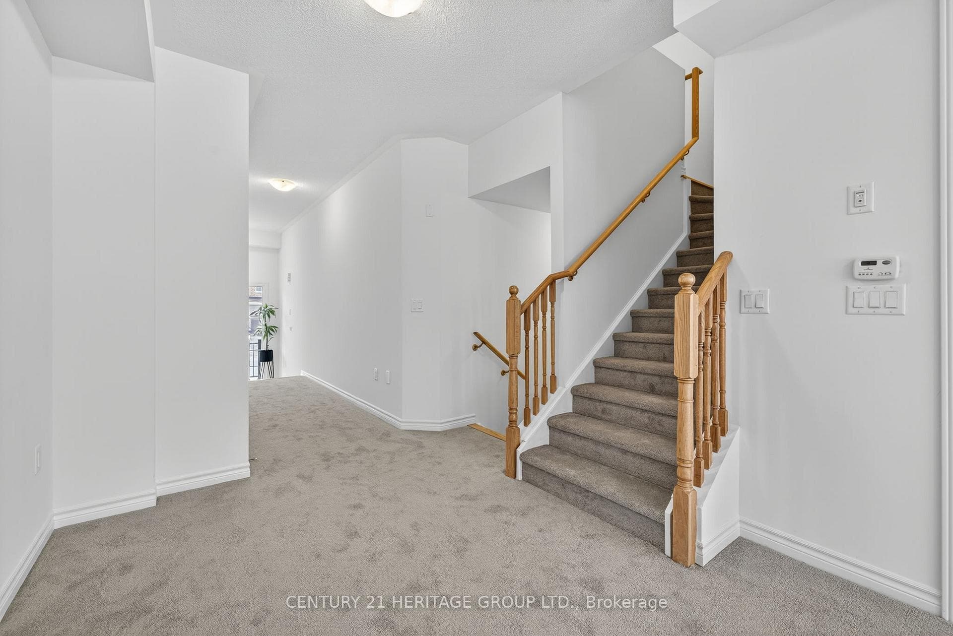 102 Stocks Avenue photo 8