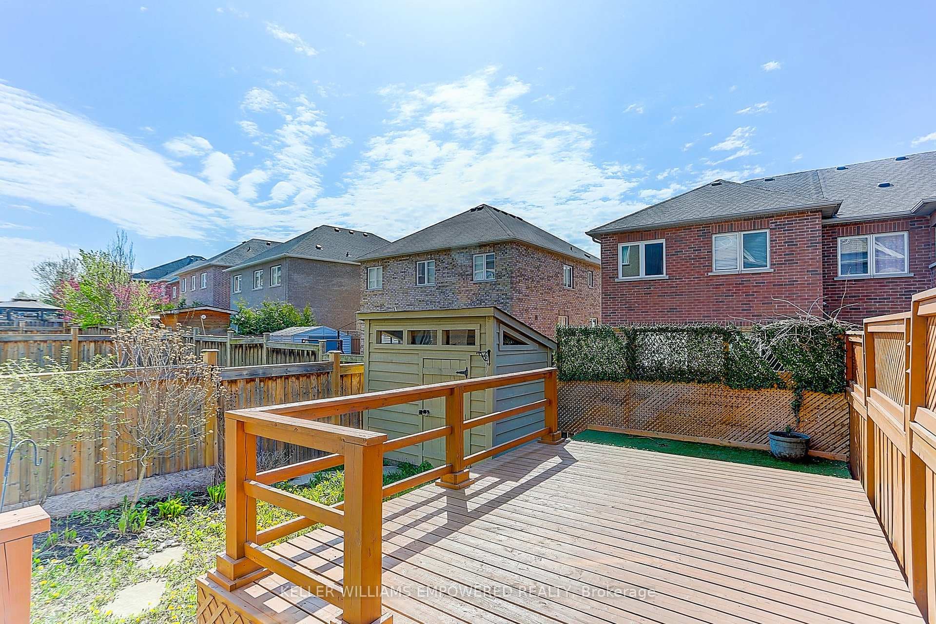 85 Chayna Crescent photo 40
