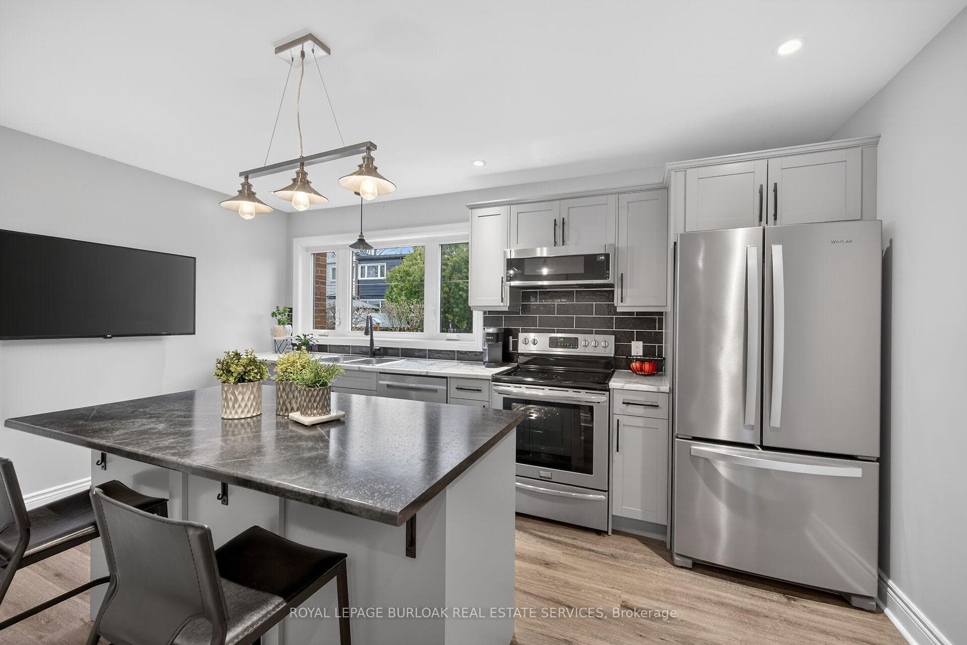 2387 Maryvale Court photo 11