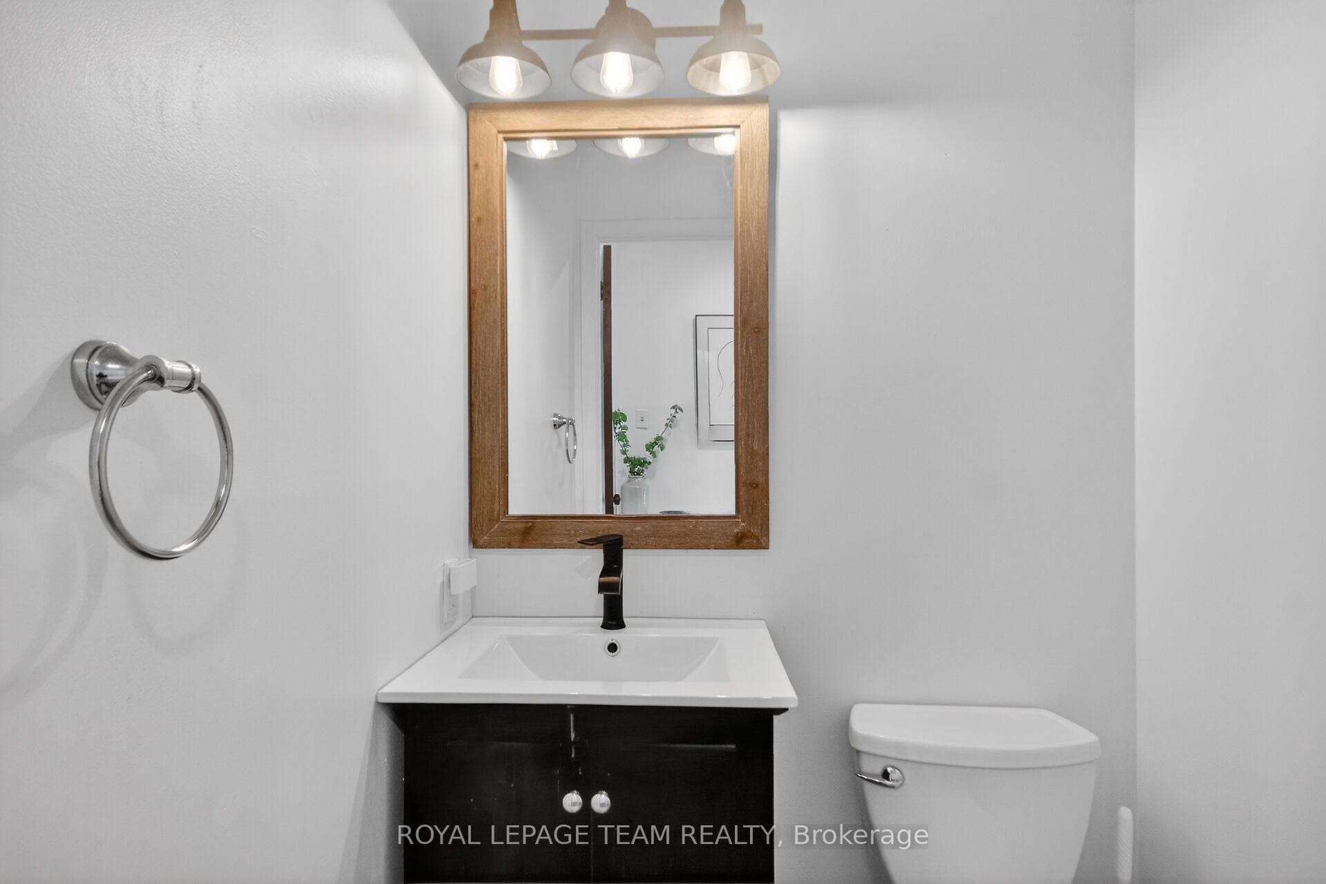 15 Markham Avenue photo 22