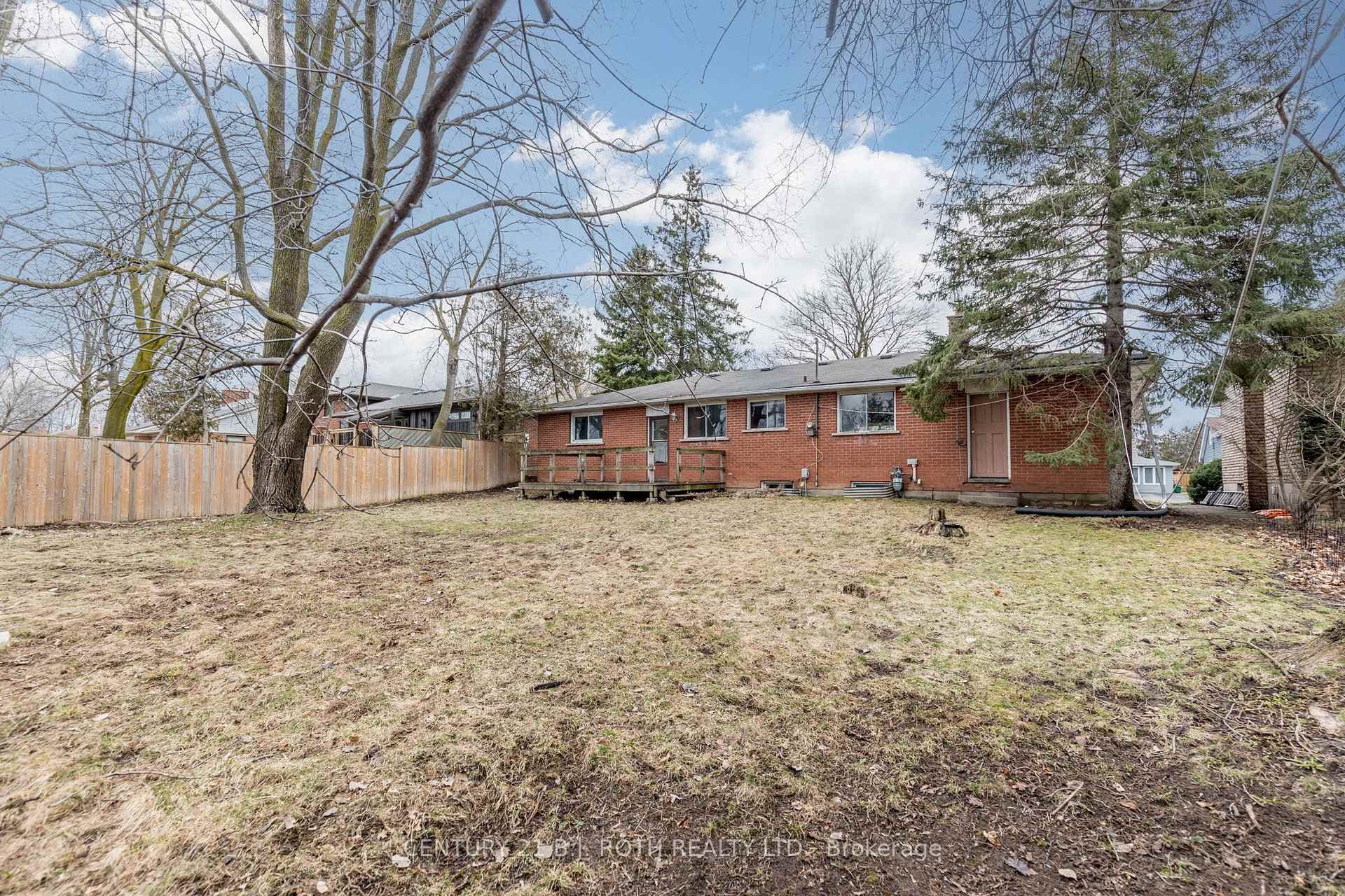 86 Zina Street photo 8