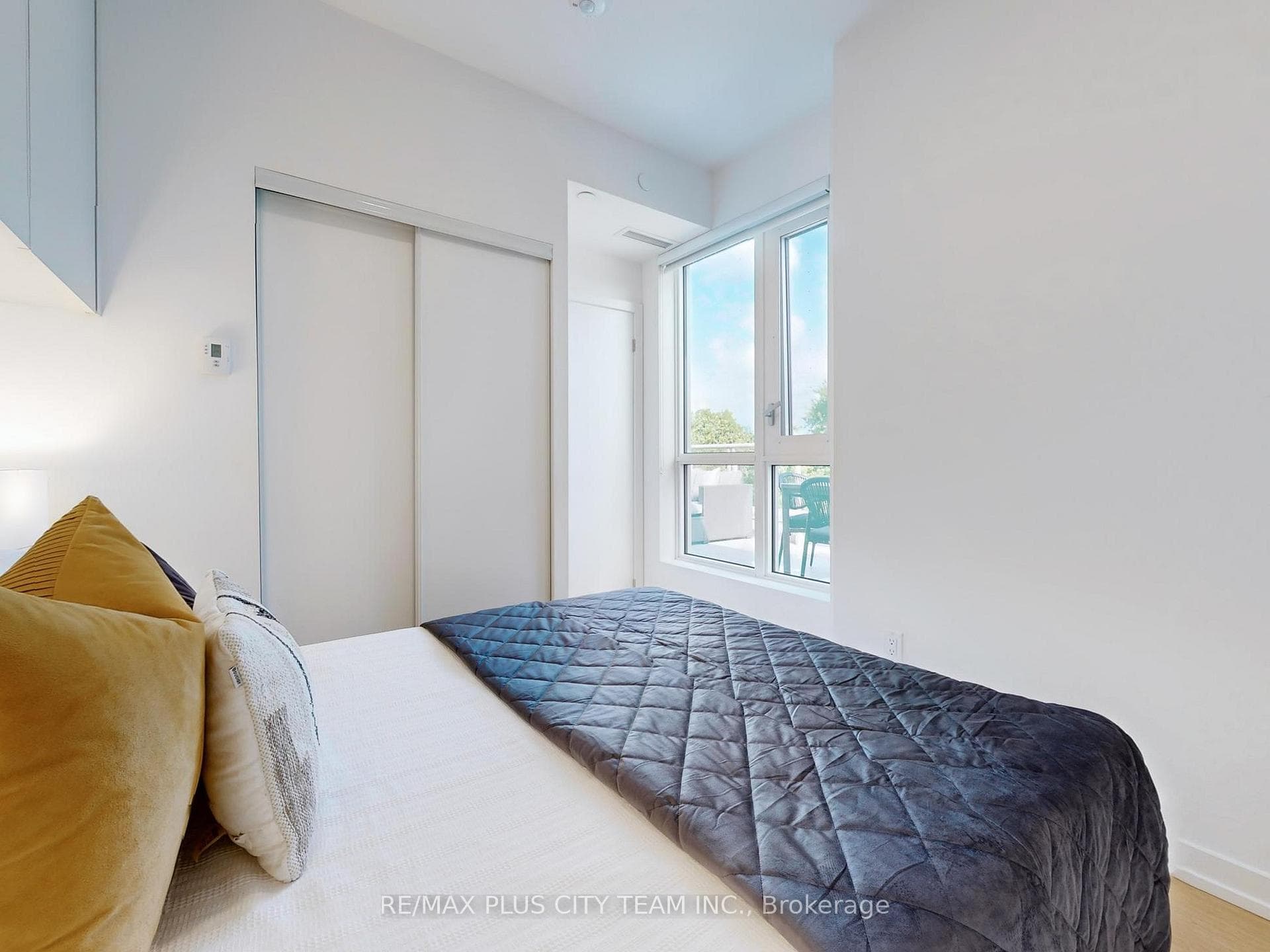 150 Logan Avenue Unit 435 photo 18