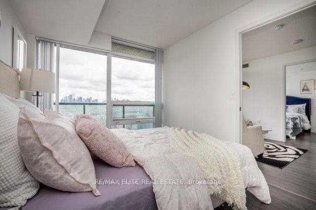 36 Lisgar Street Unit 1817E photo 9
