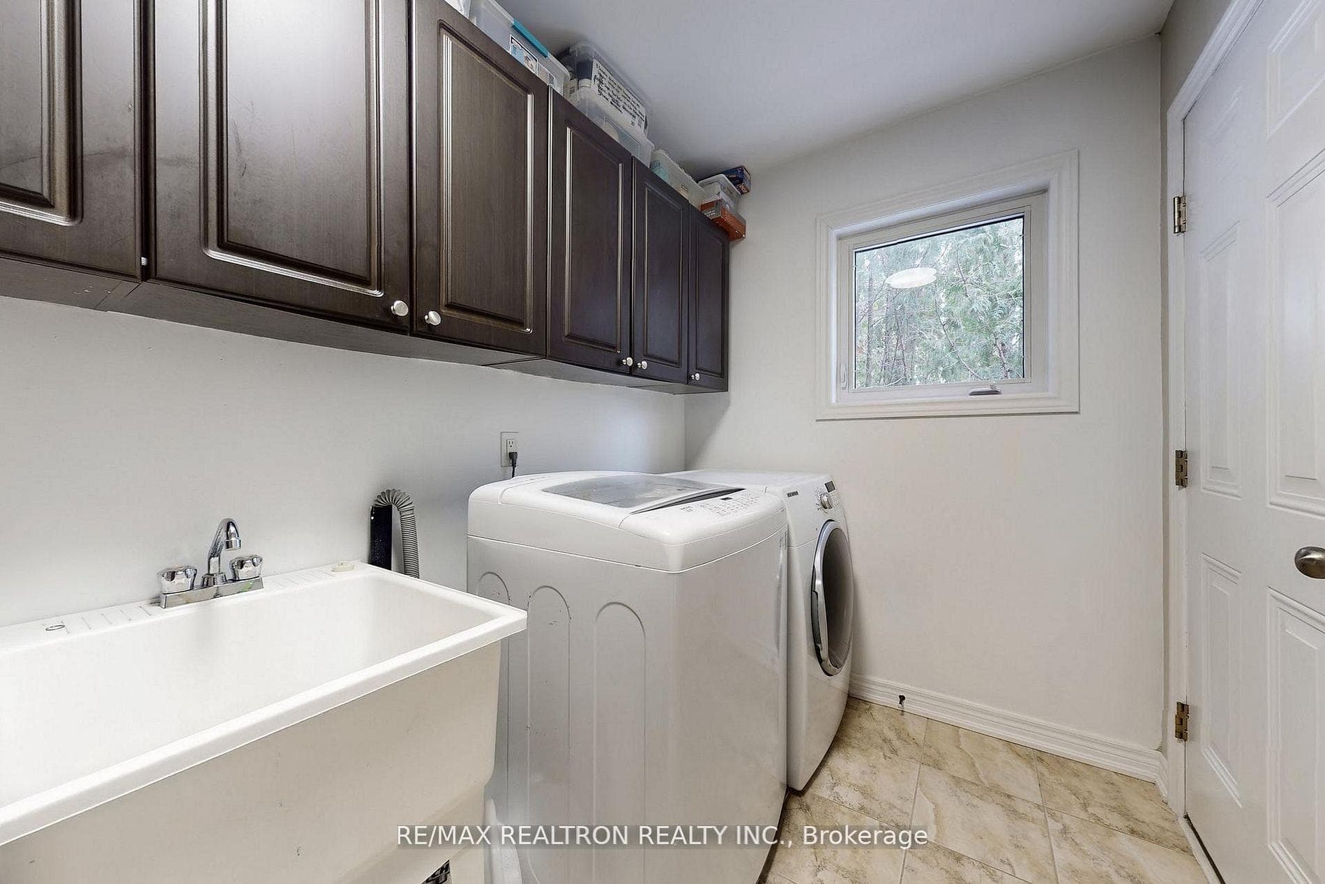 396 Curley Street photo 22