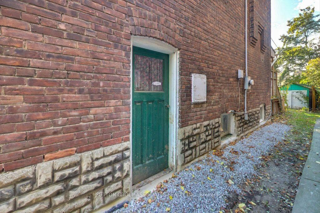 66 Appleton Avenue photo 36