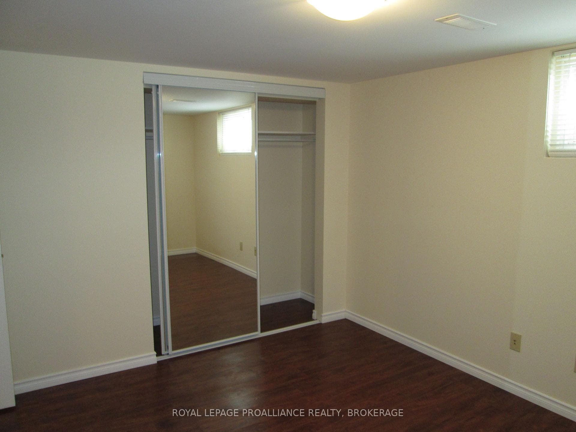 50 Campbell Crescent photo 16