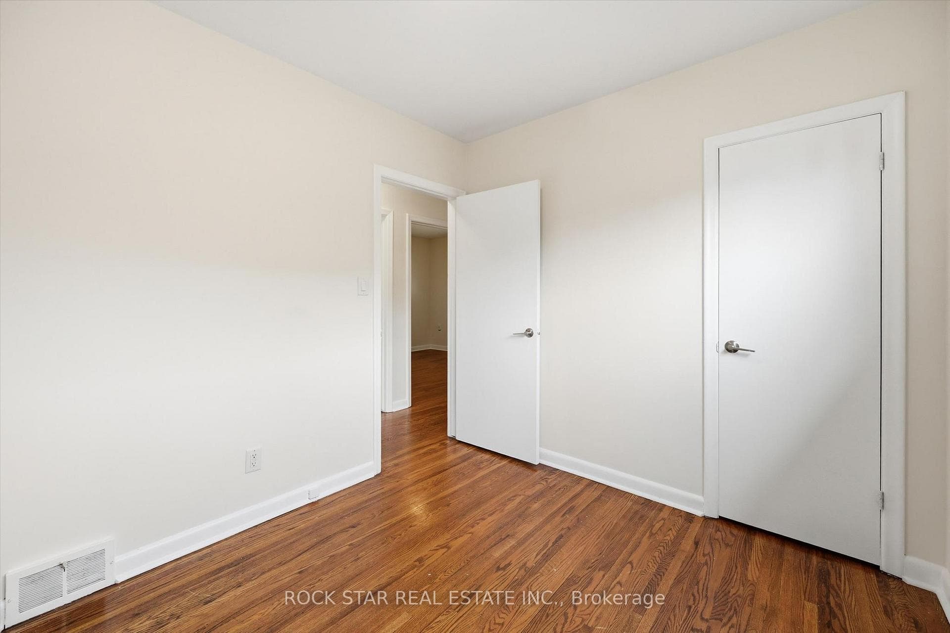 324 East 33rd Street photo 13