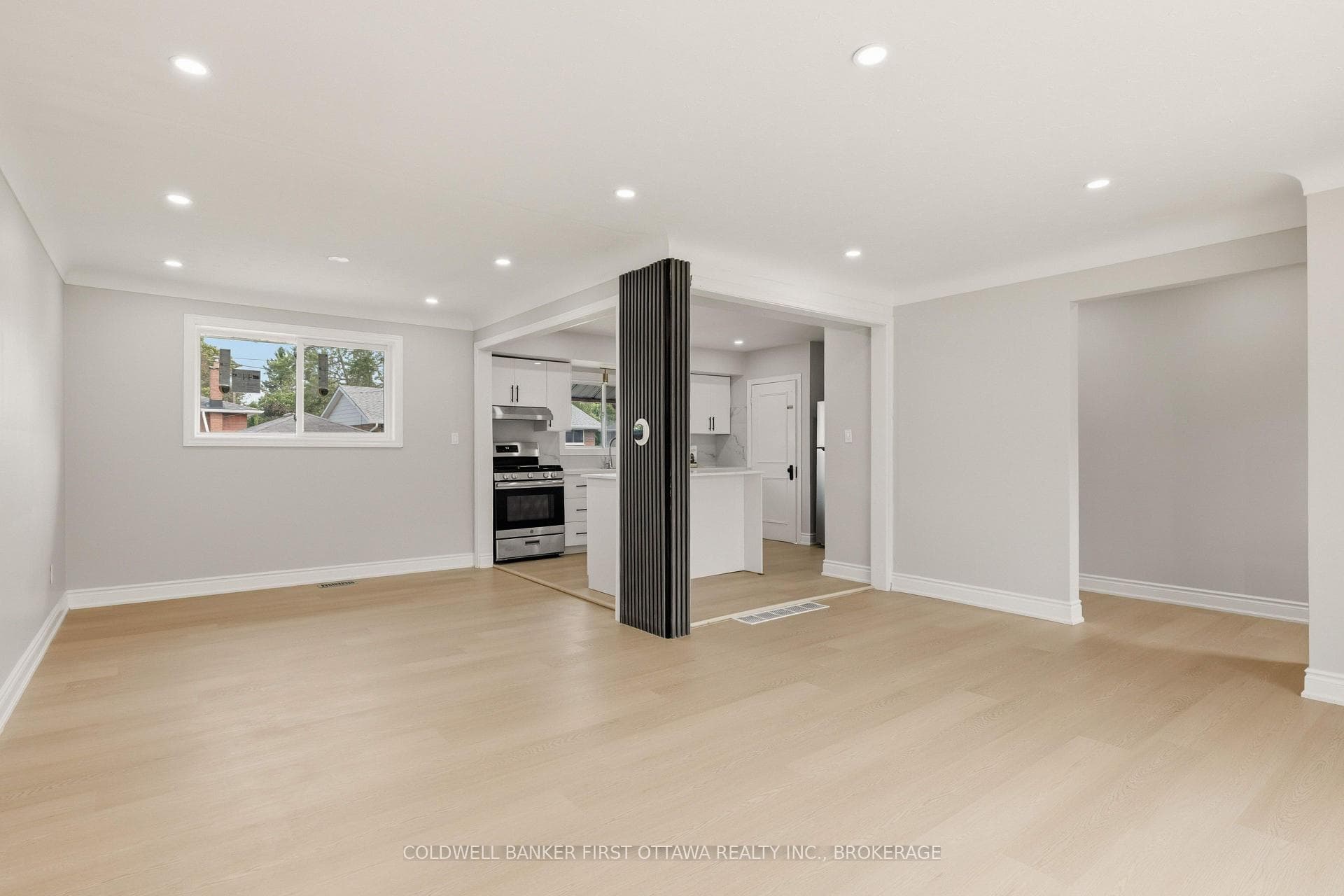 110 Liddell Crescent photo 7