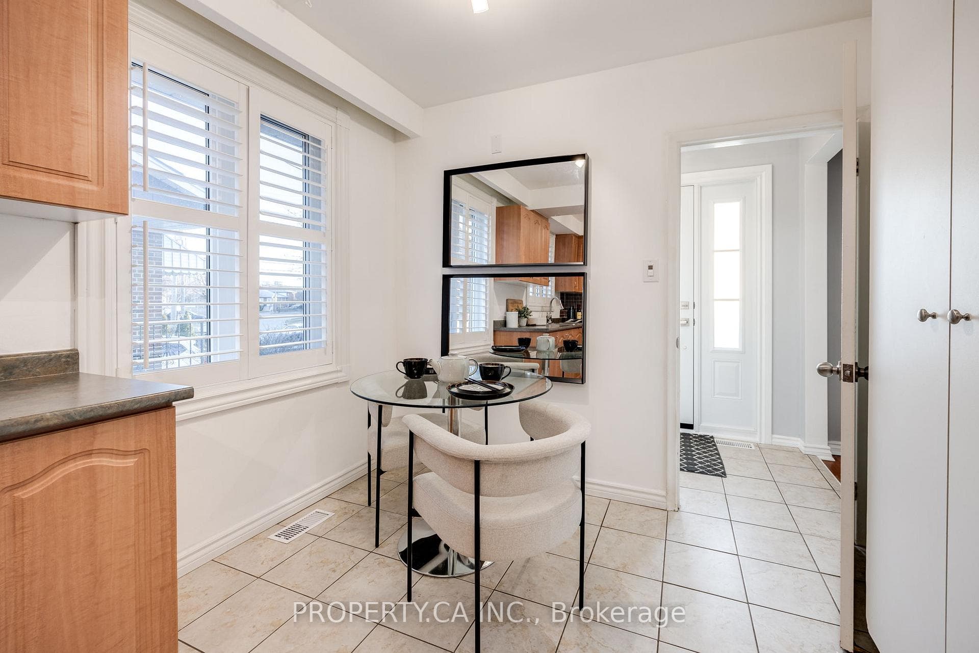 23 Niantic Crescent photo 9