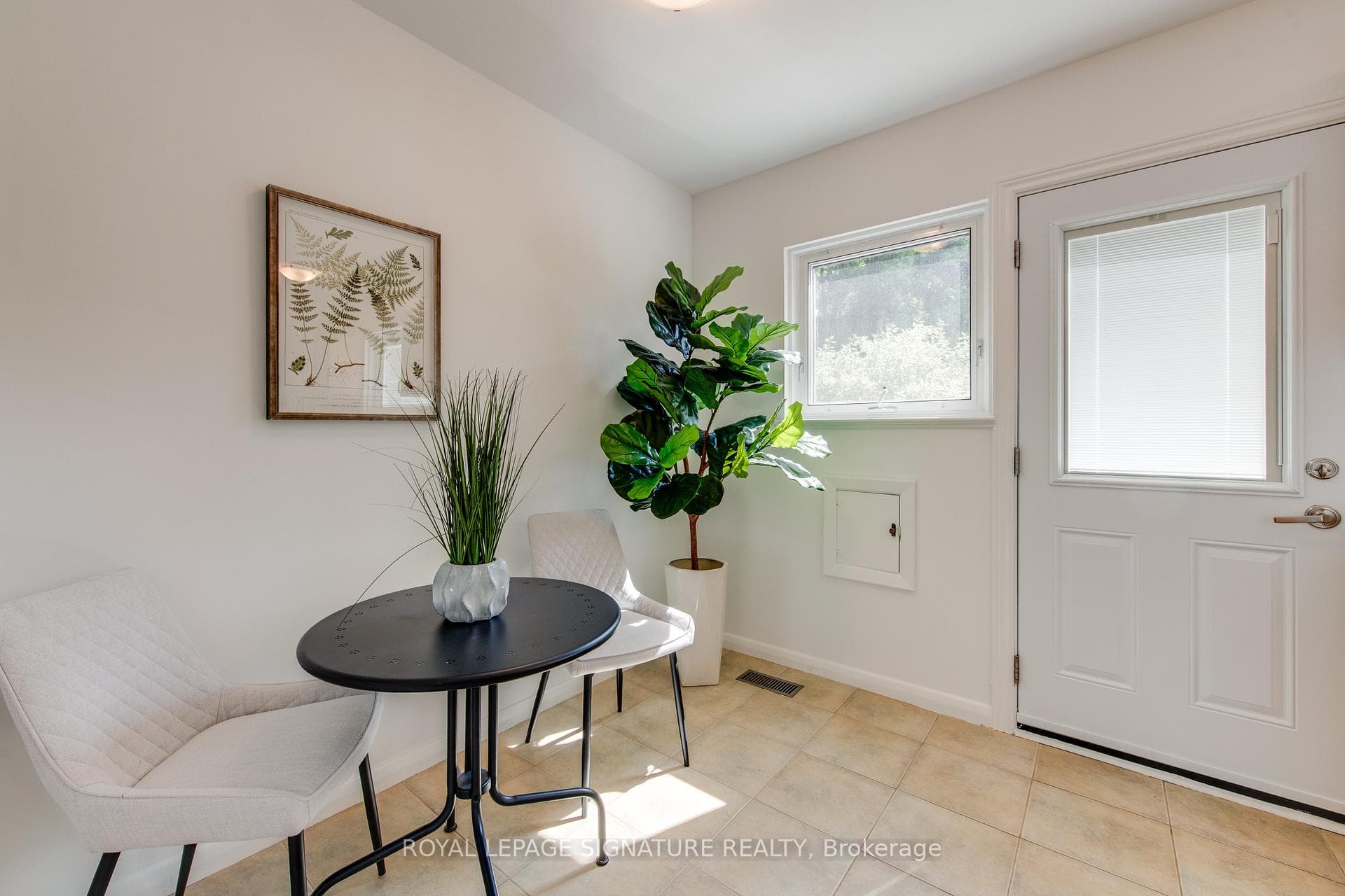 86 MURELLEN Crescent photo 7
