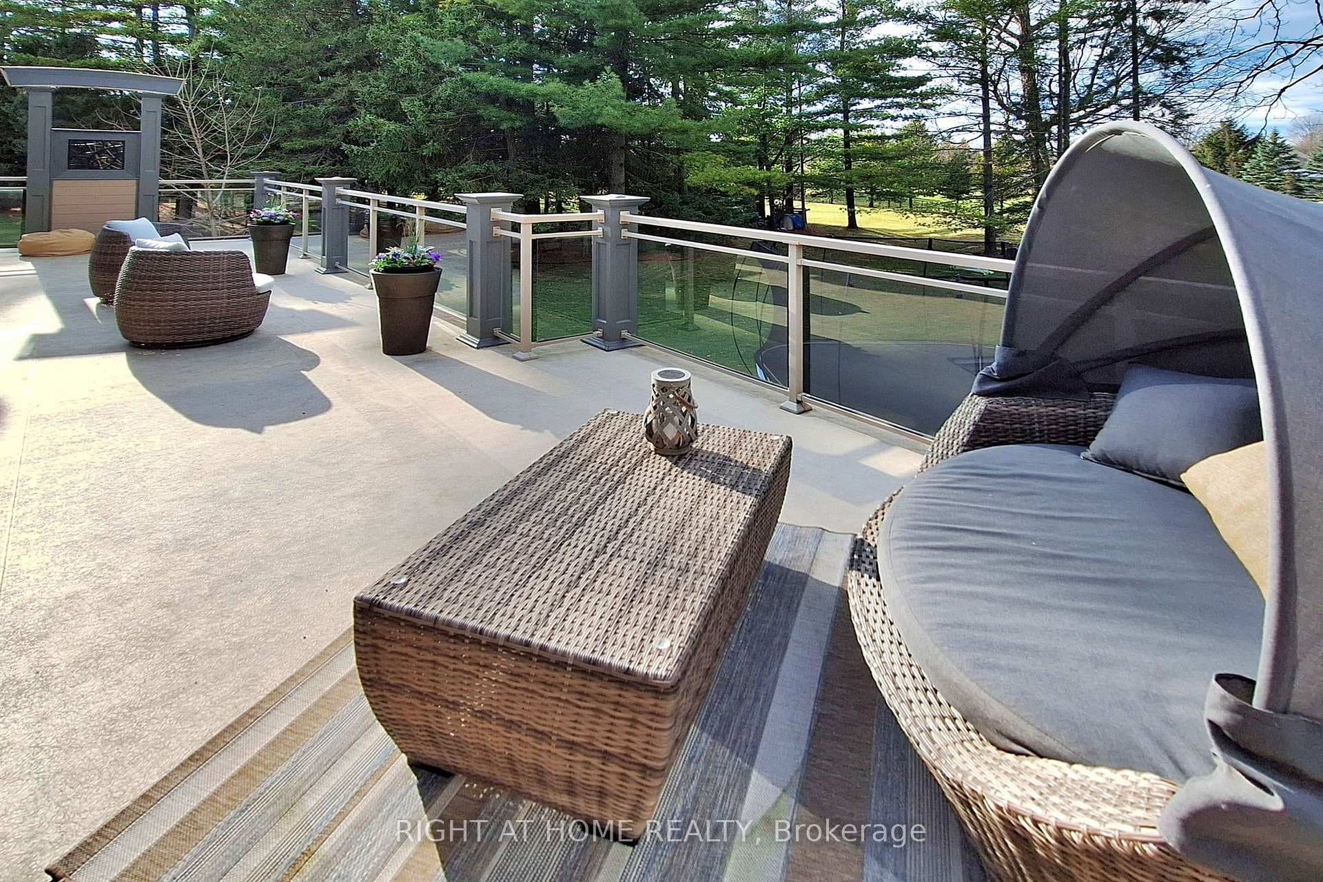24 Maplehyrn Avenue photo 16