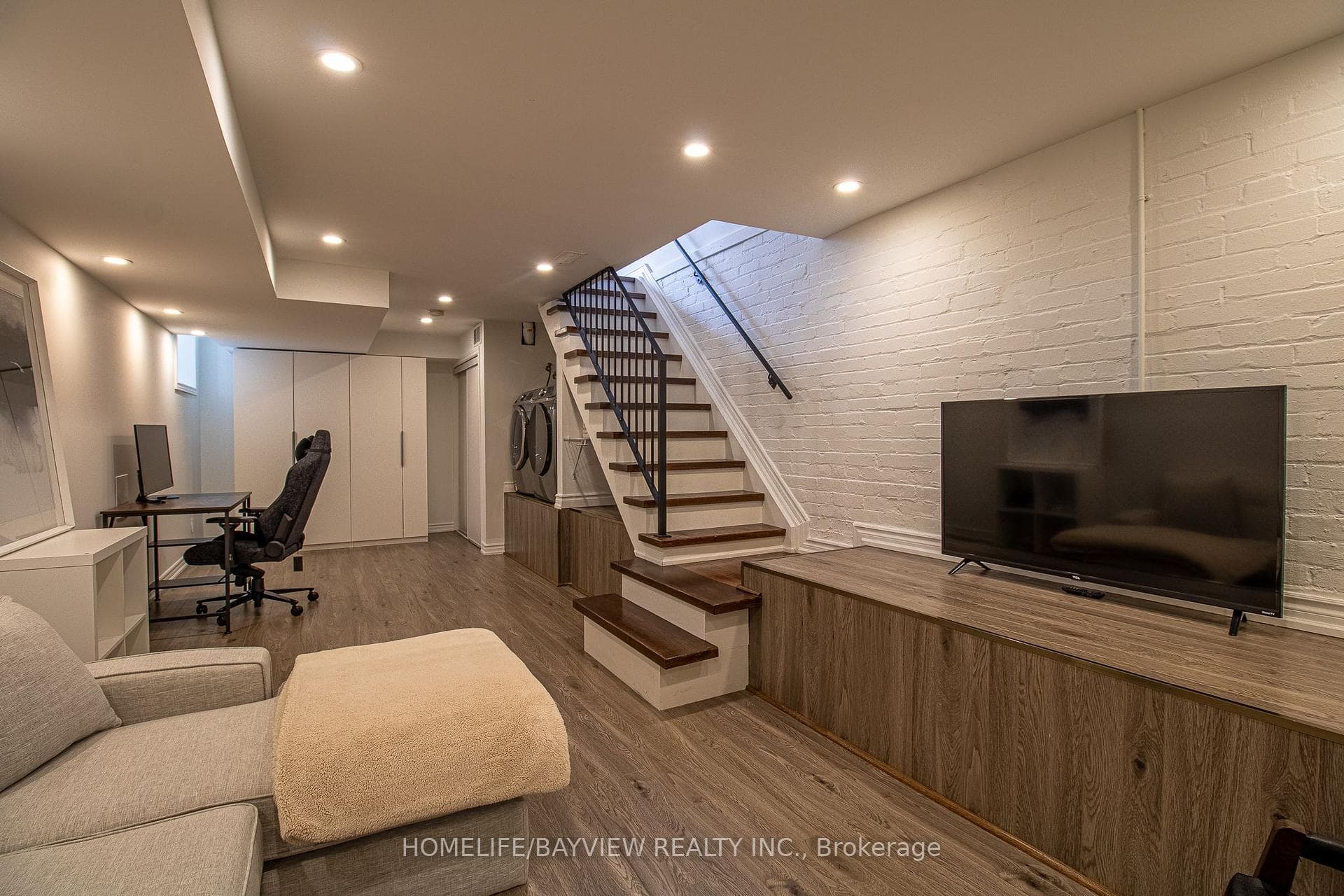 433 Davisville Avenue photo 19