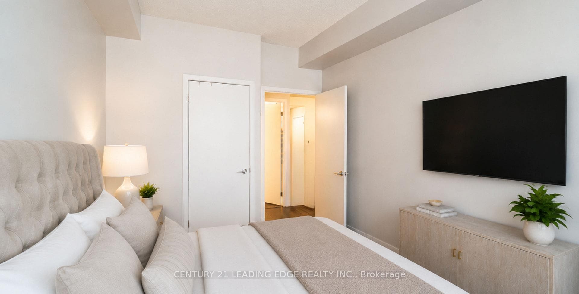 15 BRUYERES Mews Unit 517 photo 5