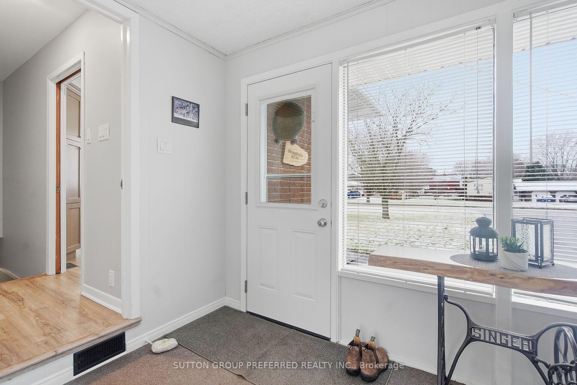 9418 Currie Road photo 5