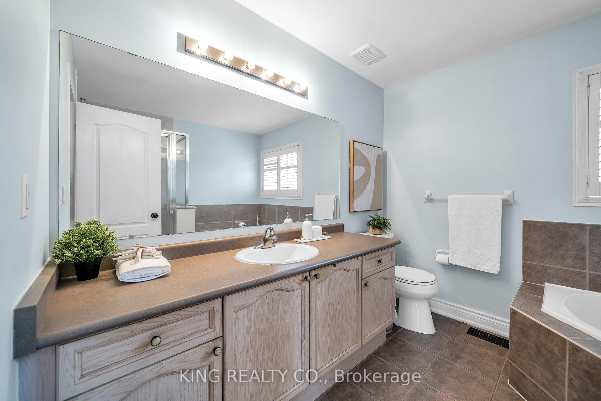 71 Montebello Crescent photo 23