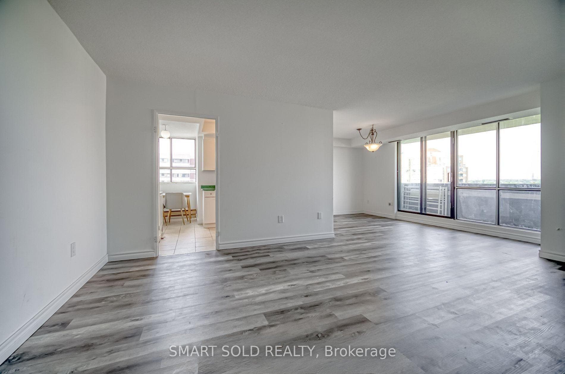 10 Stonehill Court Unit 1009 photo 2