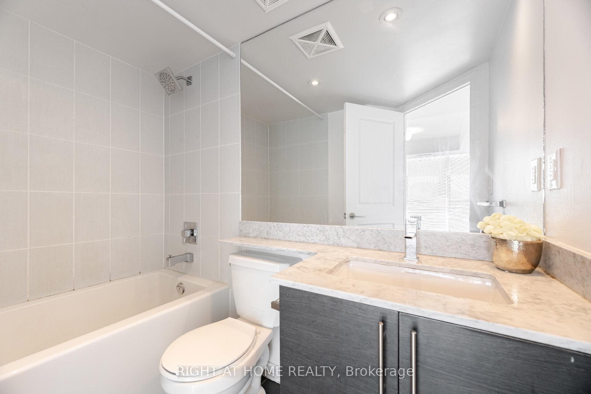 125 Western Battery Road Unit 1112 photo 30