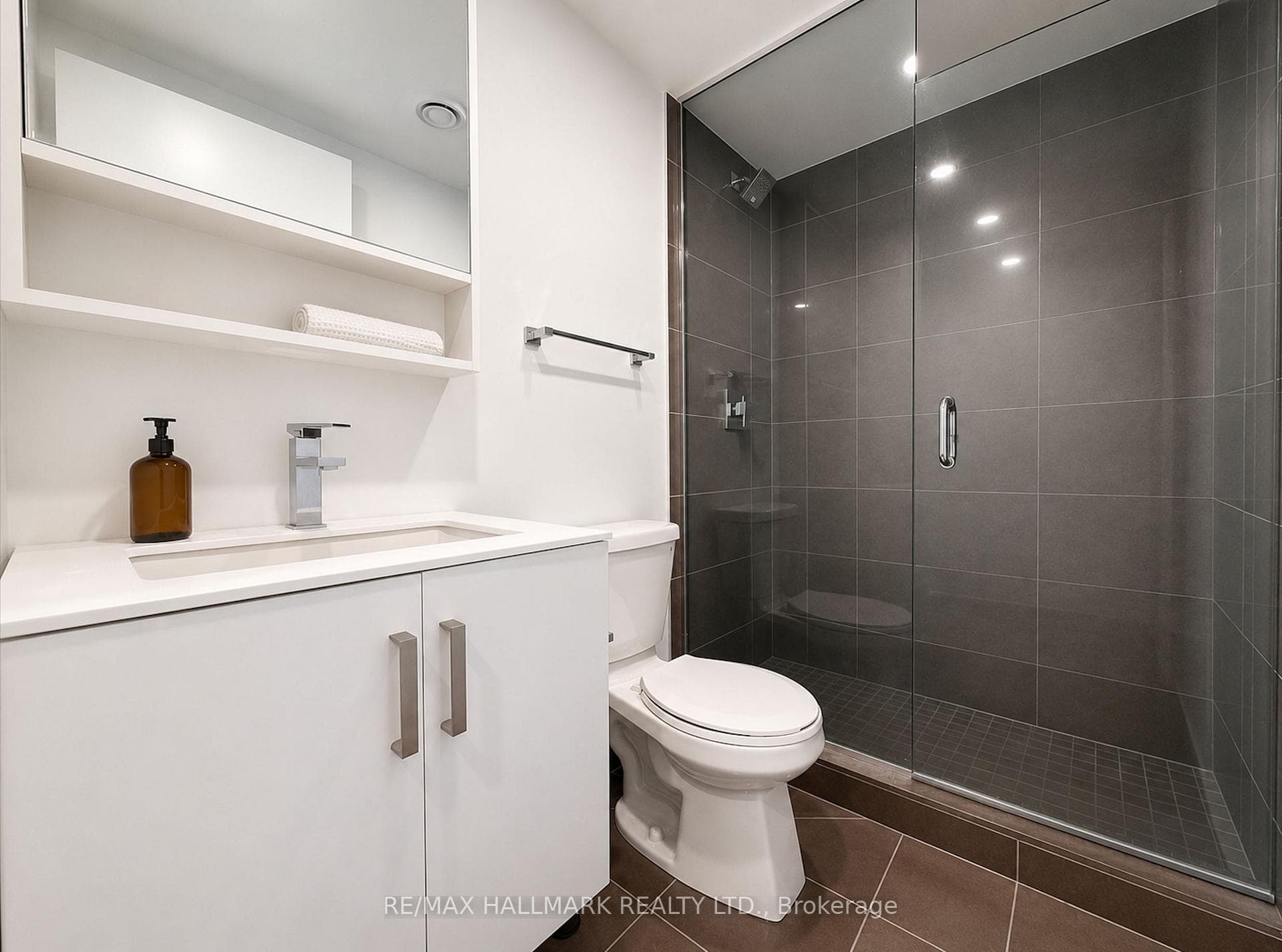 2nd Washroom