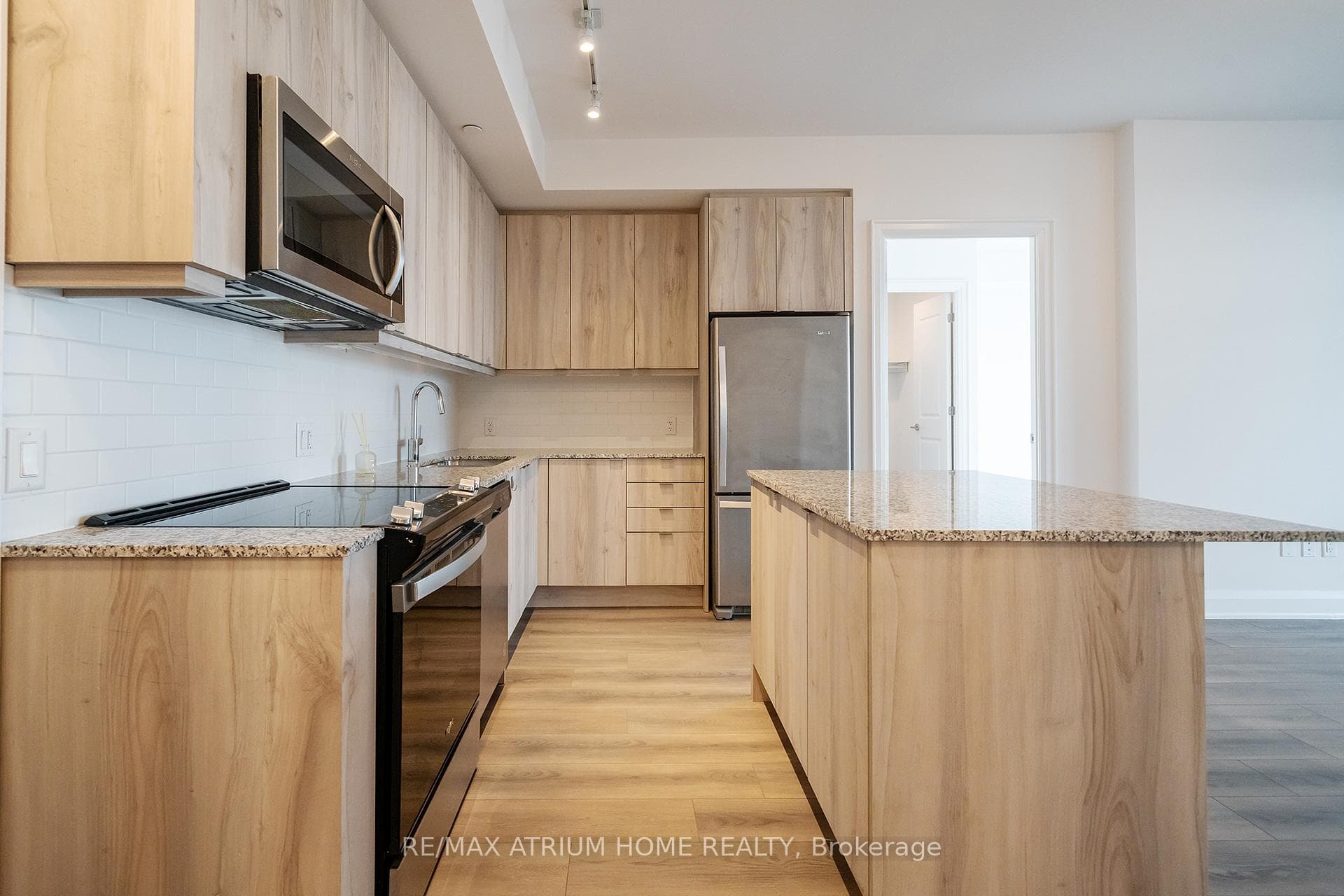 10 Gatineau Drive Unit 1004 photo 6