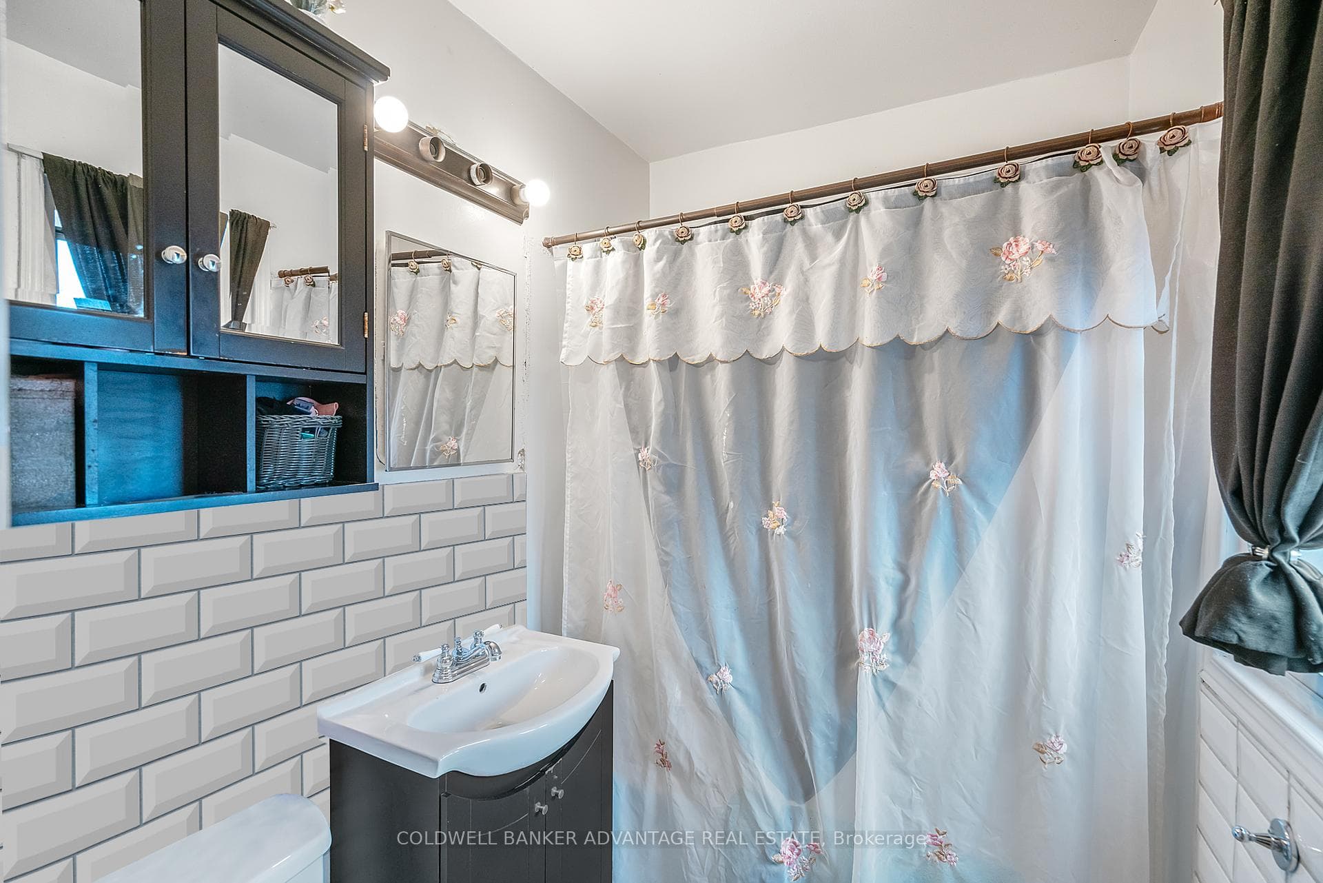 84 Armstrong Avenue photo 10