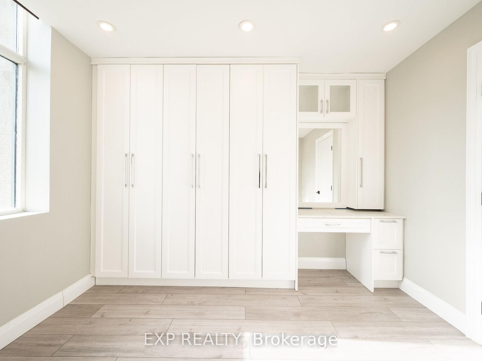 36 James Street Unit 1101 photo 24