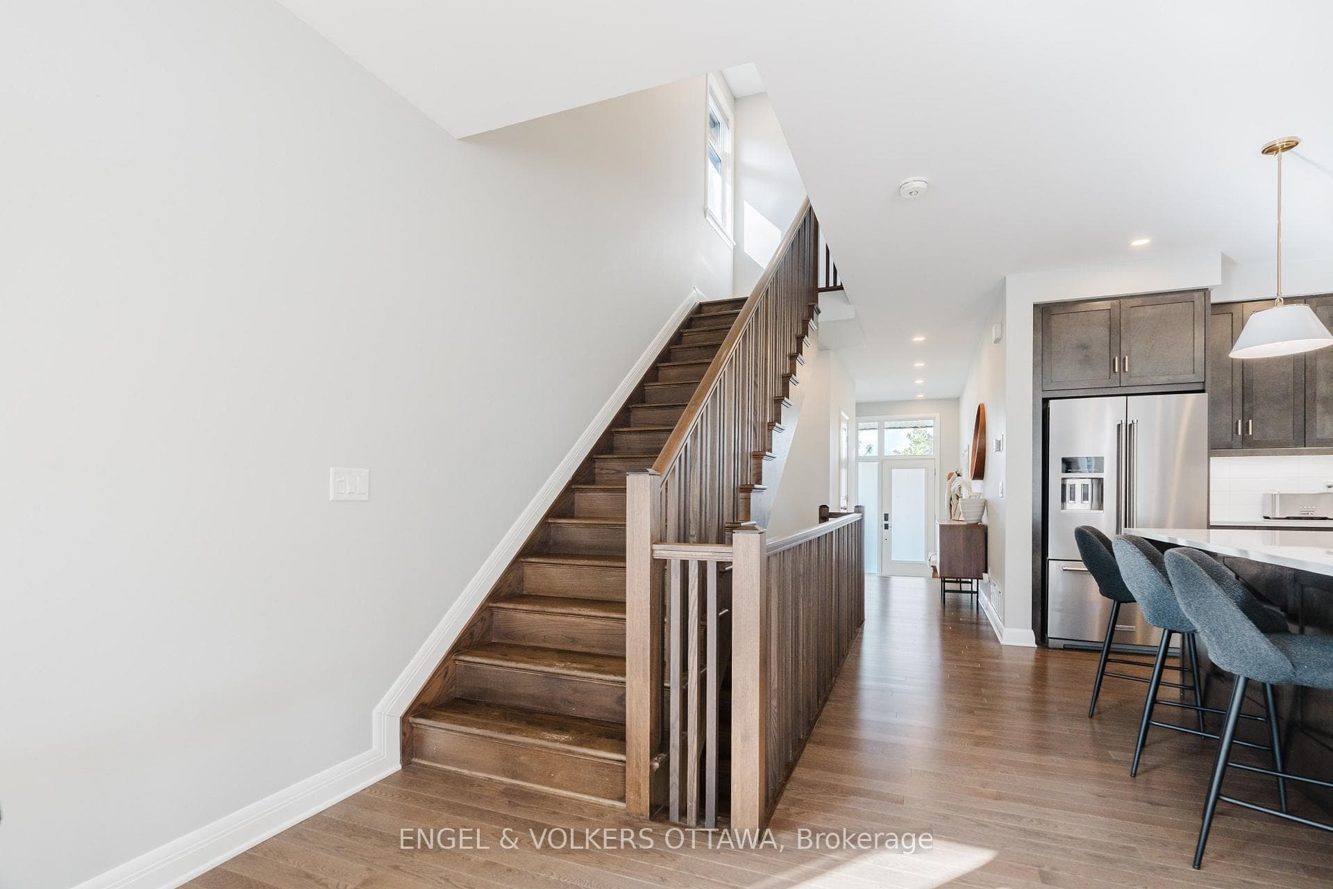 512 Chene Way photo 16