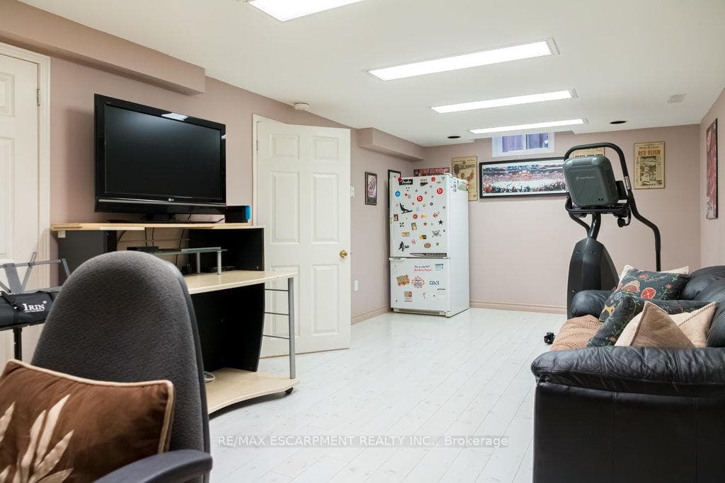 22 Beachgrove Crescent photo 32