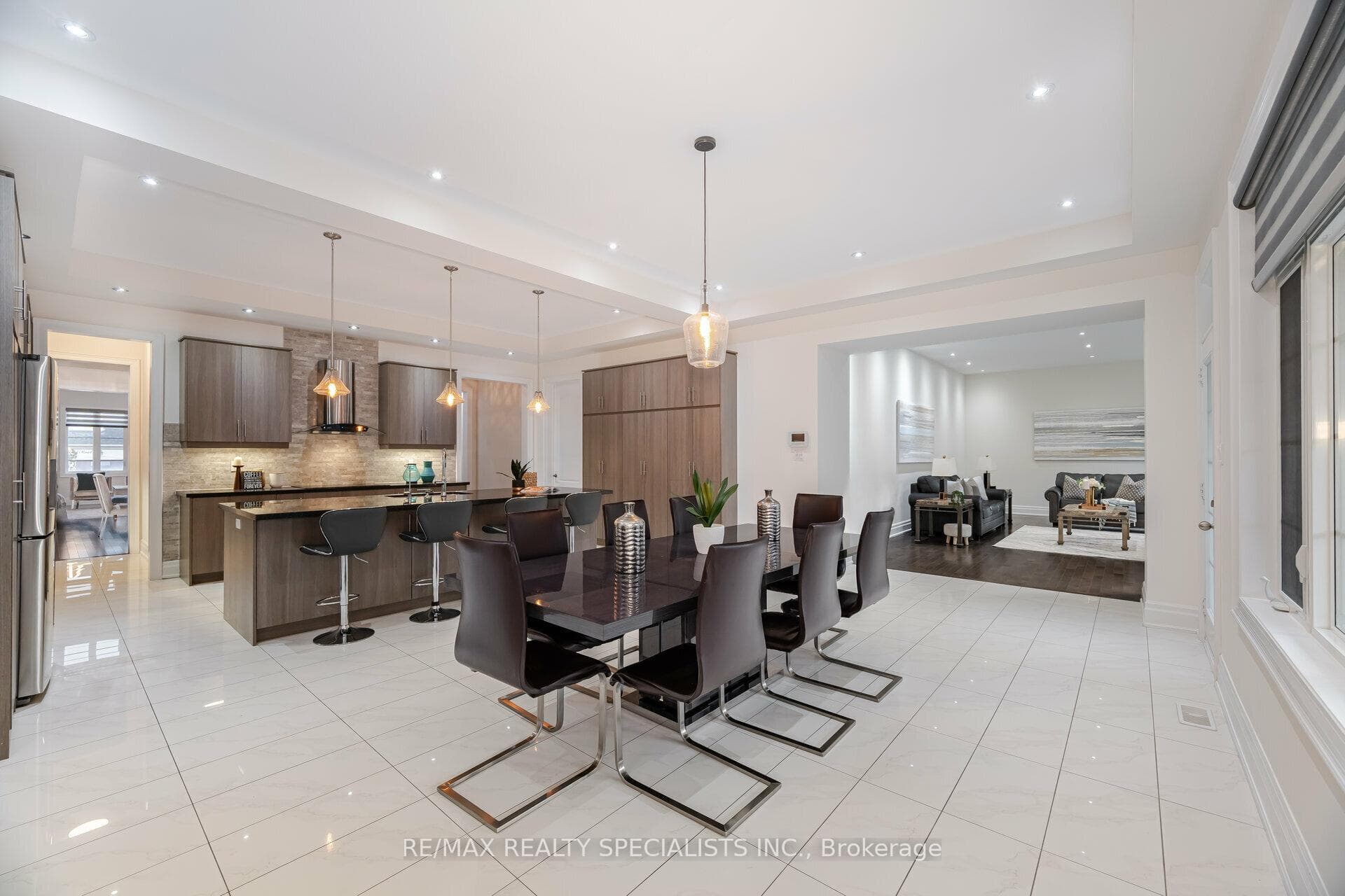 18 Falkland Road photo 14
