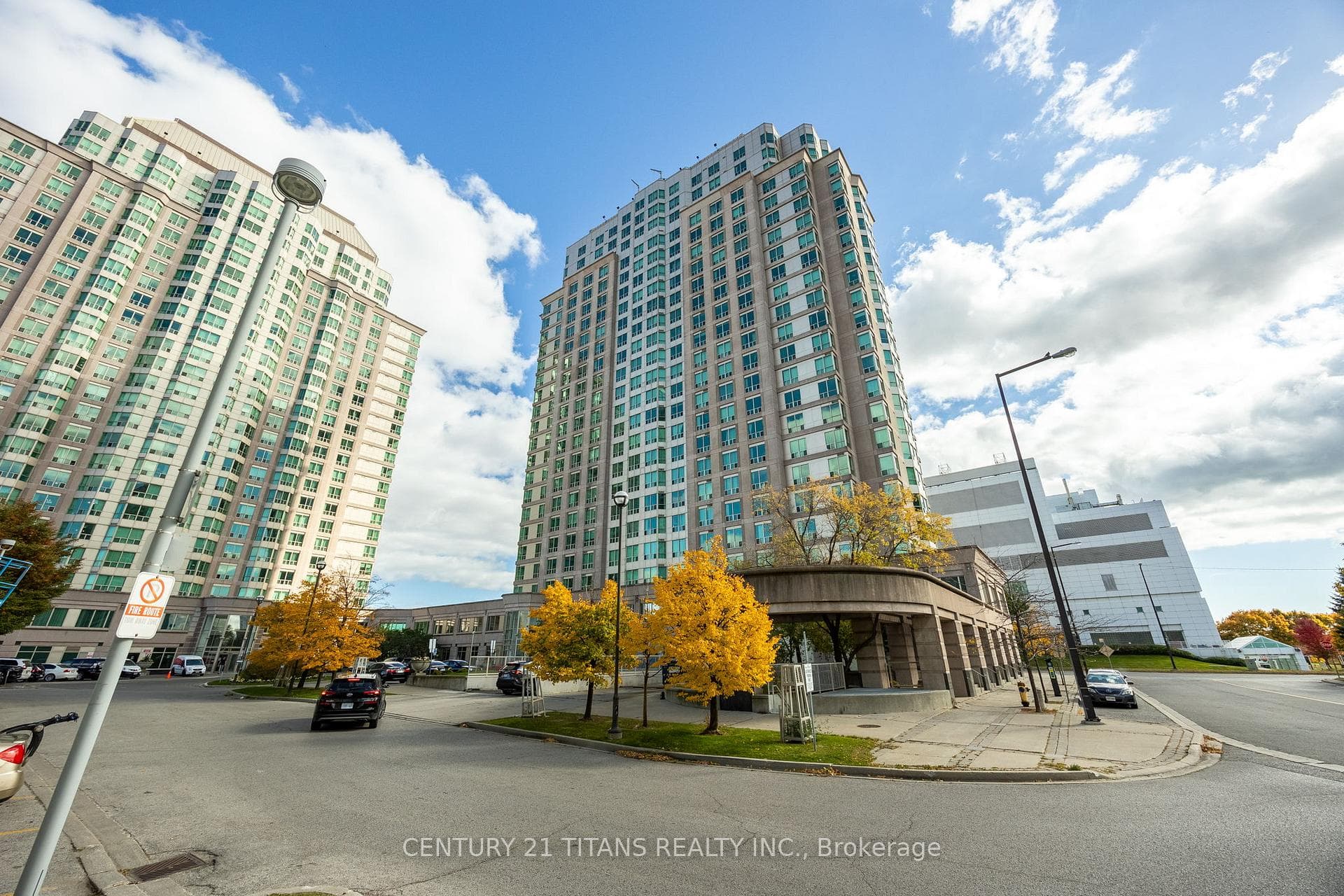 1 Lee Centre Drive Unit 1813 photo 1