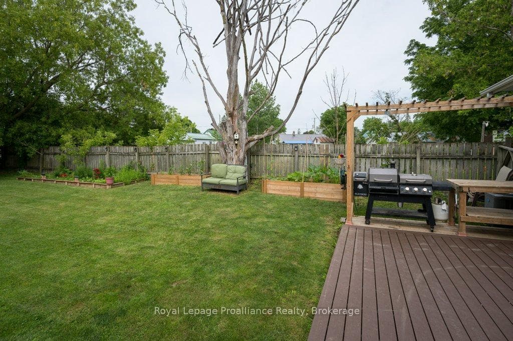 92 Wallbridge Crescent photo 38