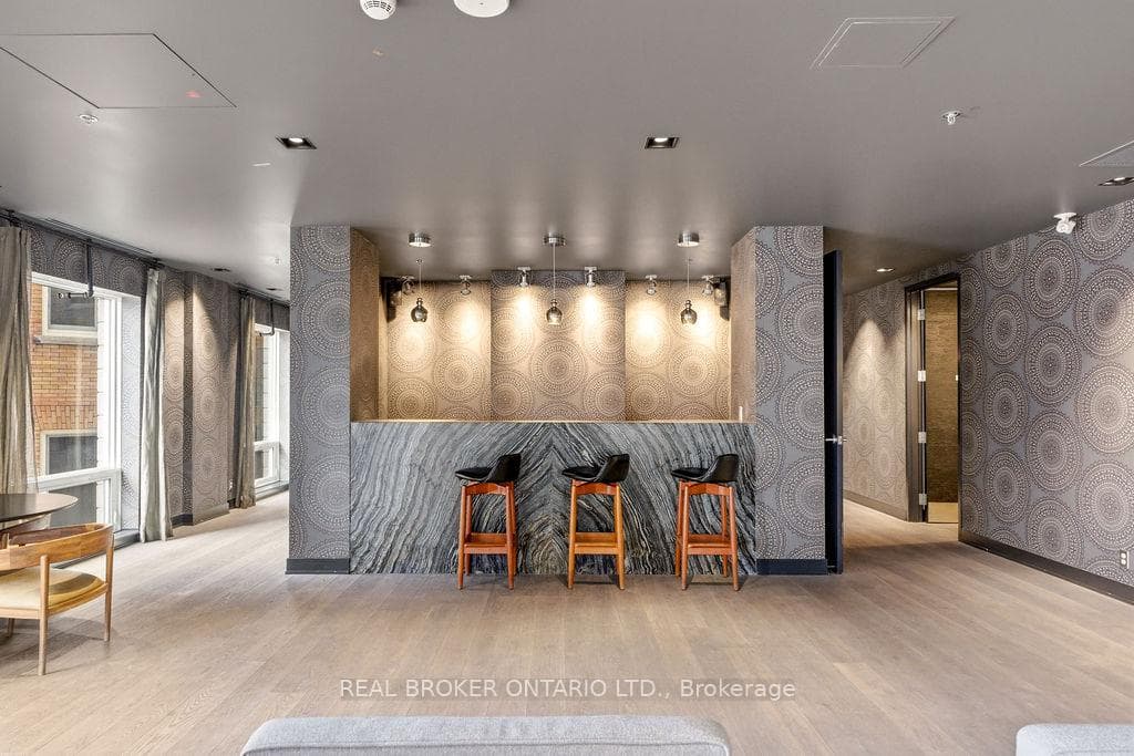 428 Sparks Street Unit 1403 photo 35