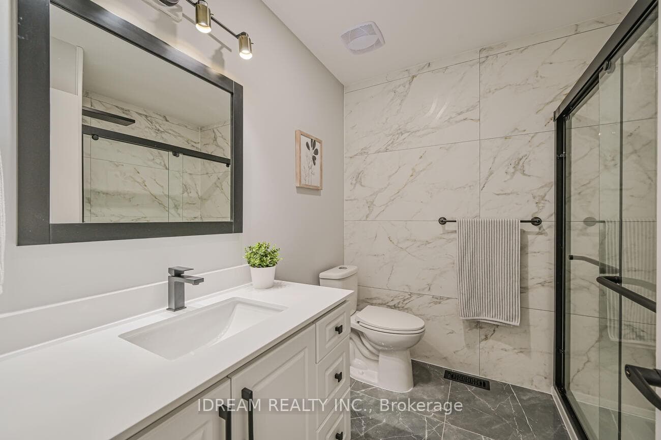 24 Mannel Crescent photo 20