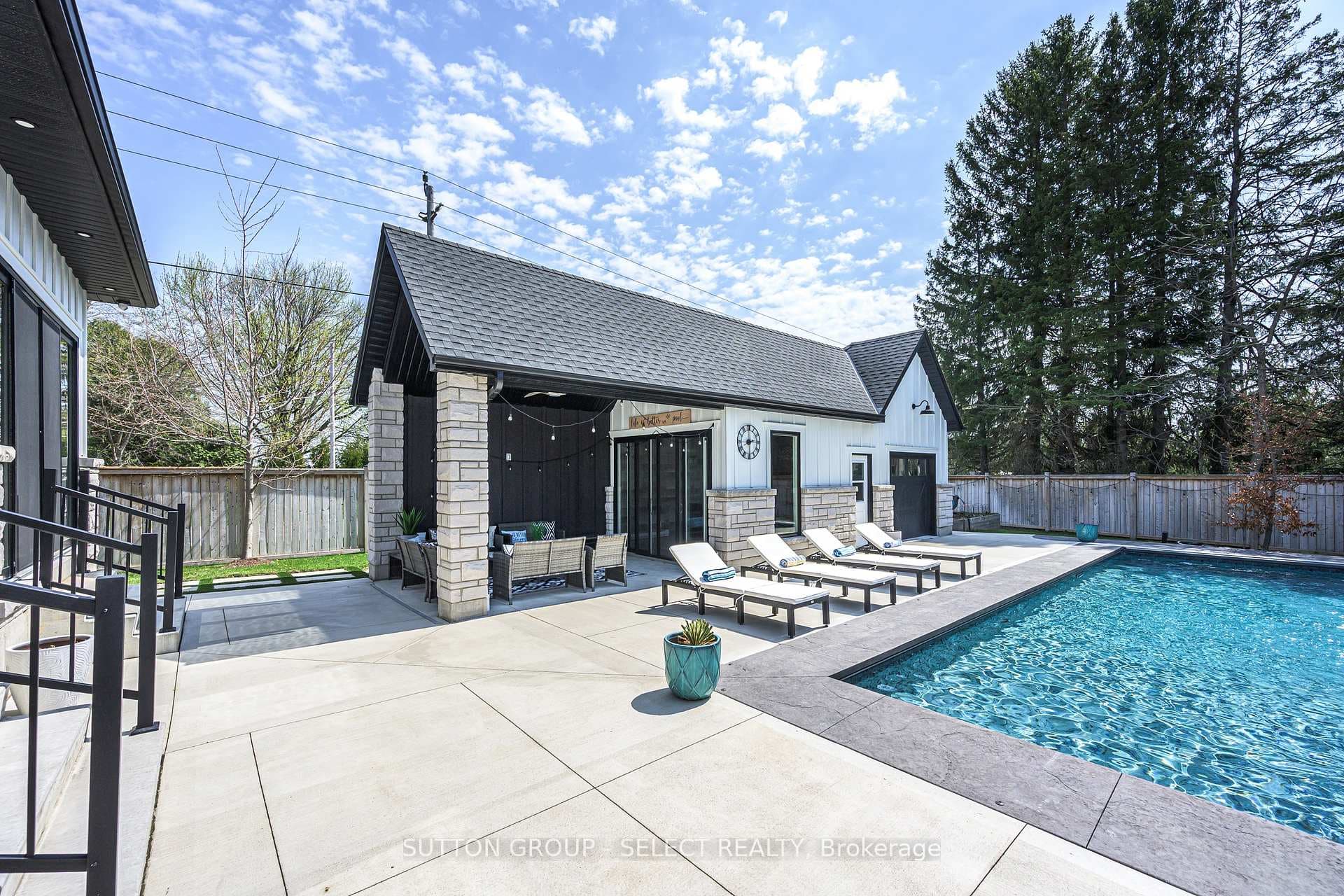 127 Optimist Drive photo 46