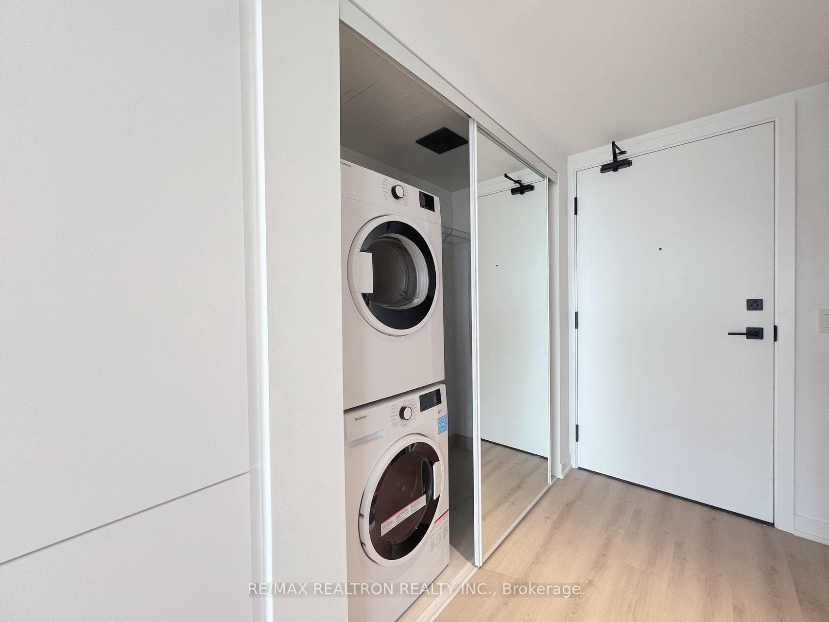 319 Jarvis Street Unit 4216 photo 6