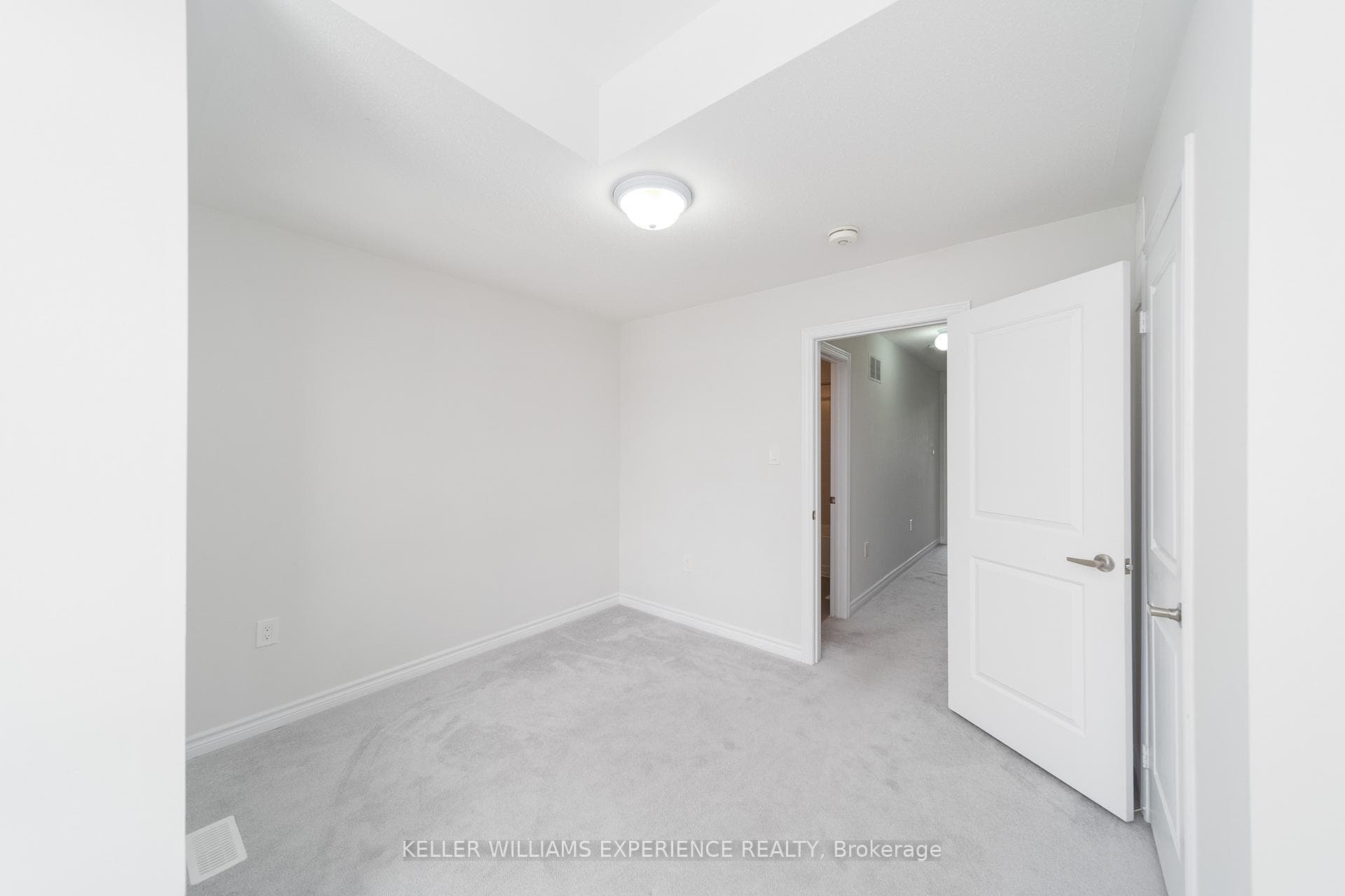 1470 McRoberts Crescent photo 27