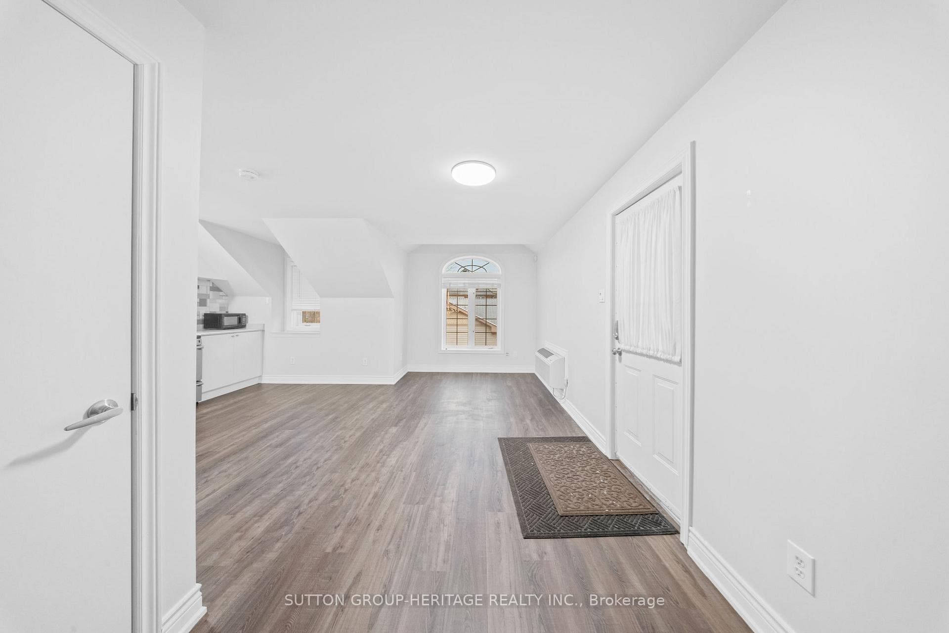 2 Glendennan Avenue photo 3