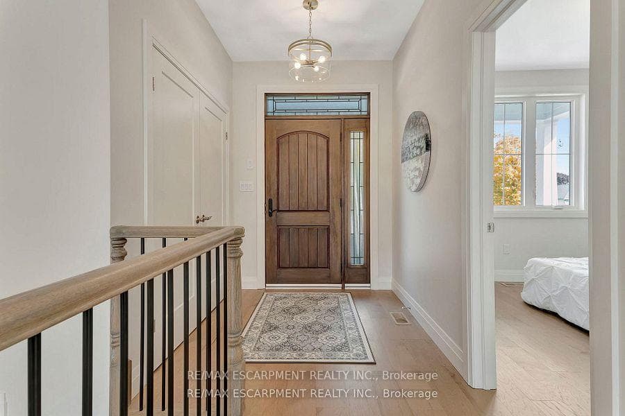 605 St. Andrew Street photo 4