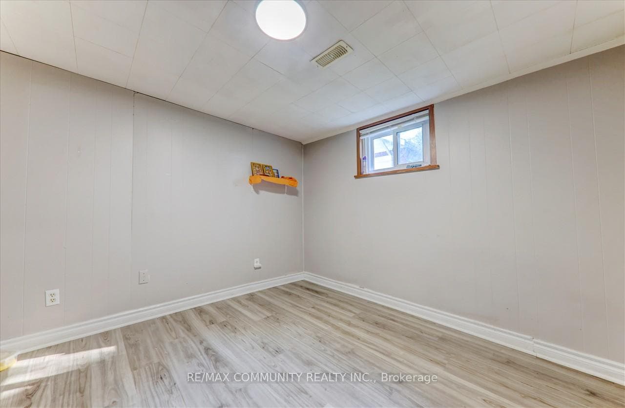 7 Princemere Crescent photo 26