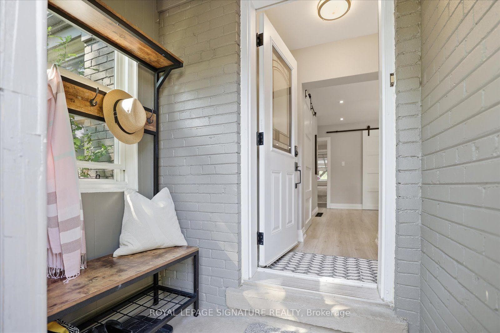 24 Latham Avenue photo 4