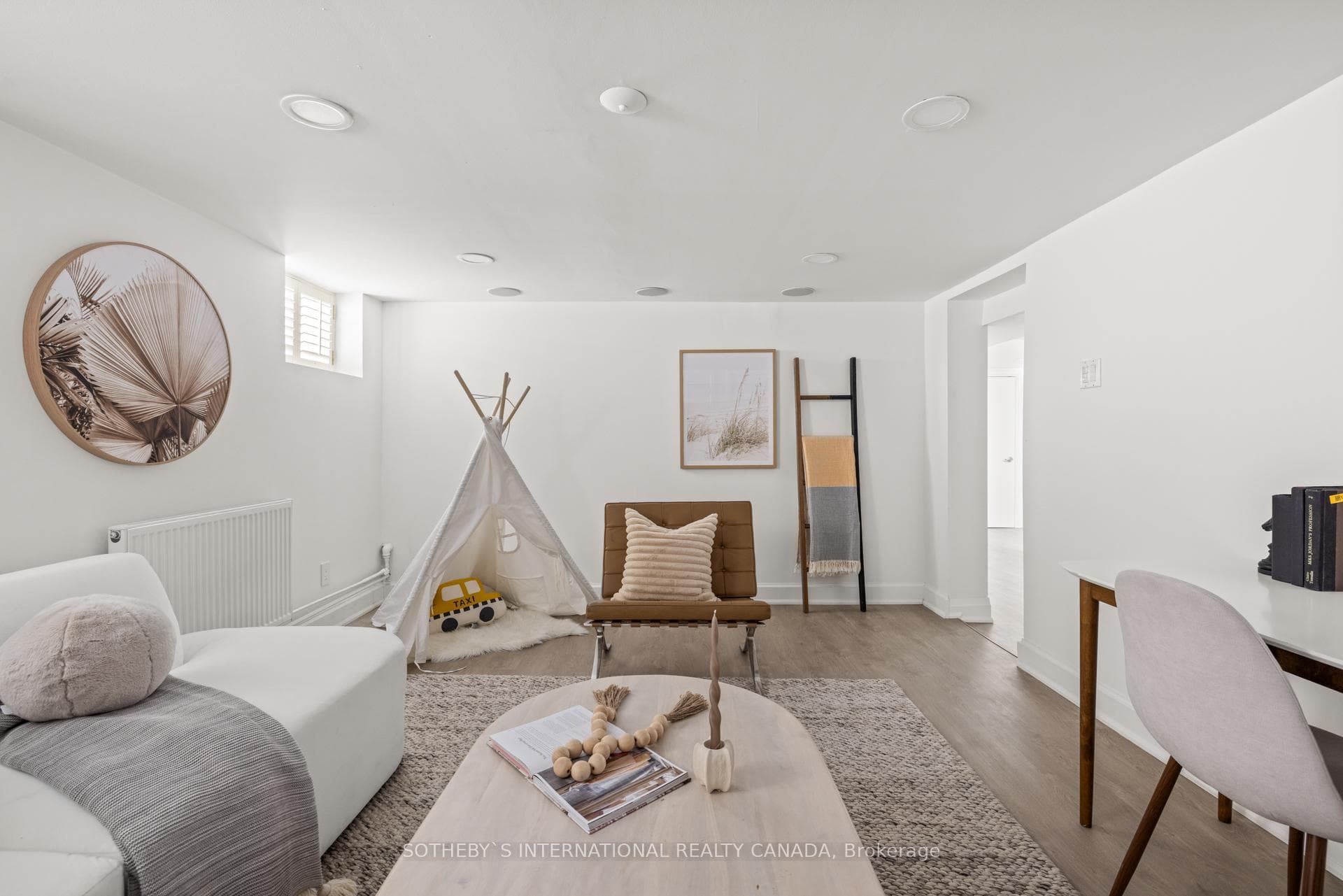 208 Hillhurst Boulevard photo 45