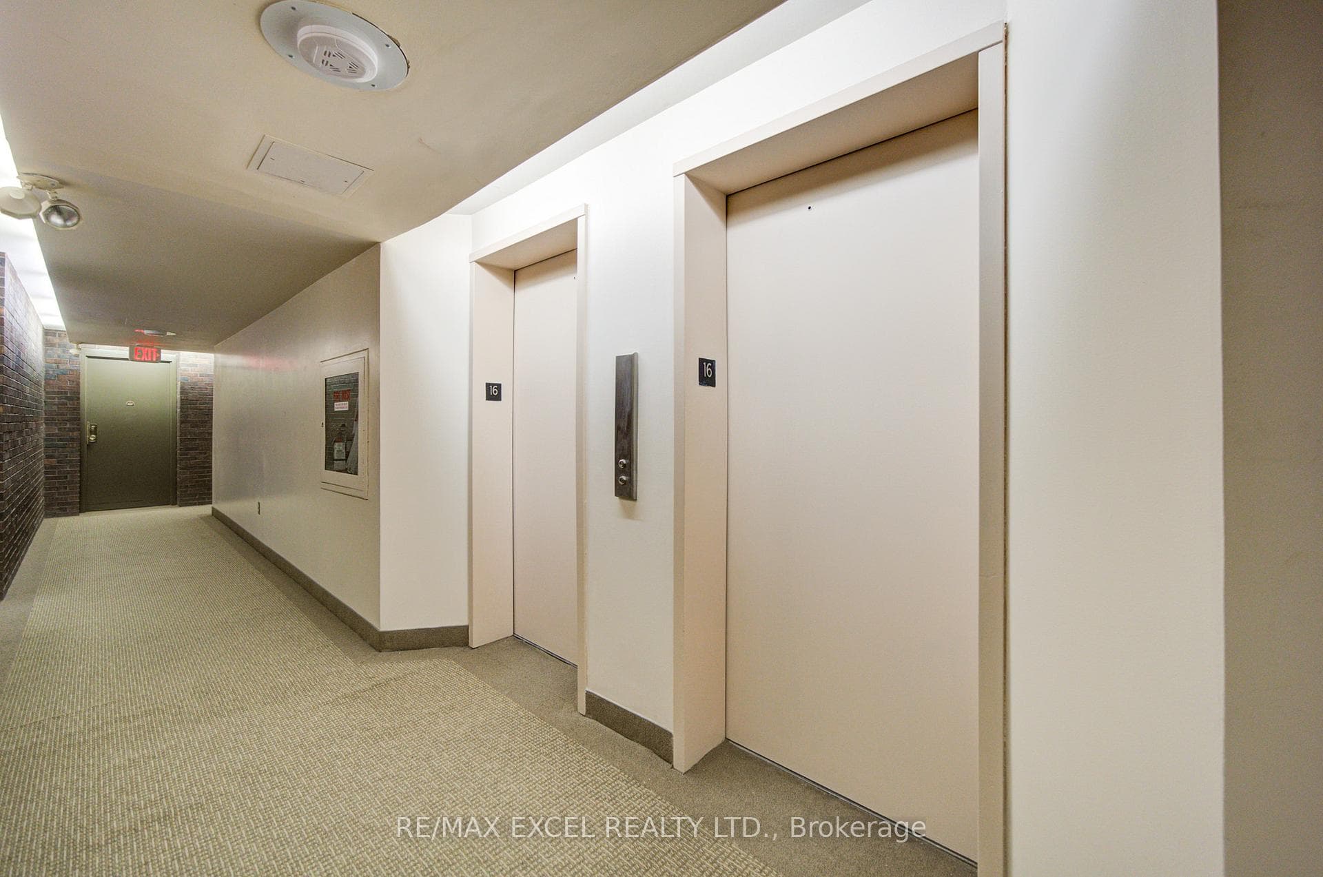 720 Spadina Avenue Unit 1605 photo 8