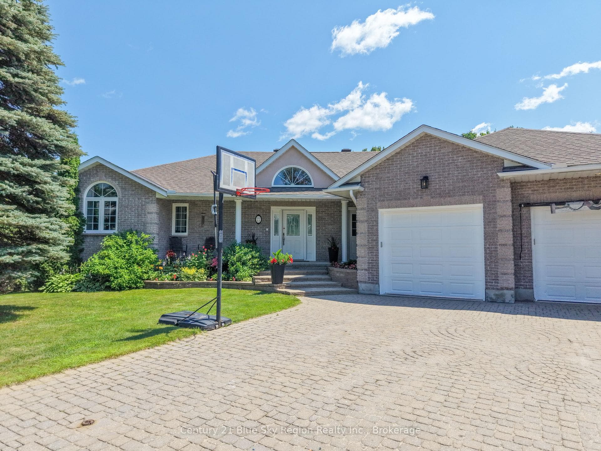 77 Janey Avenue photo 3