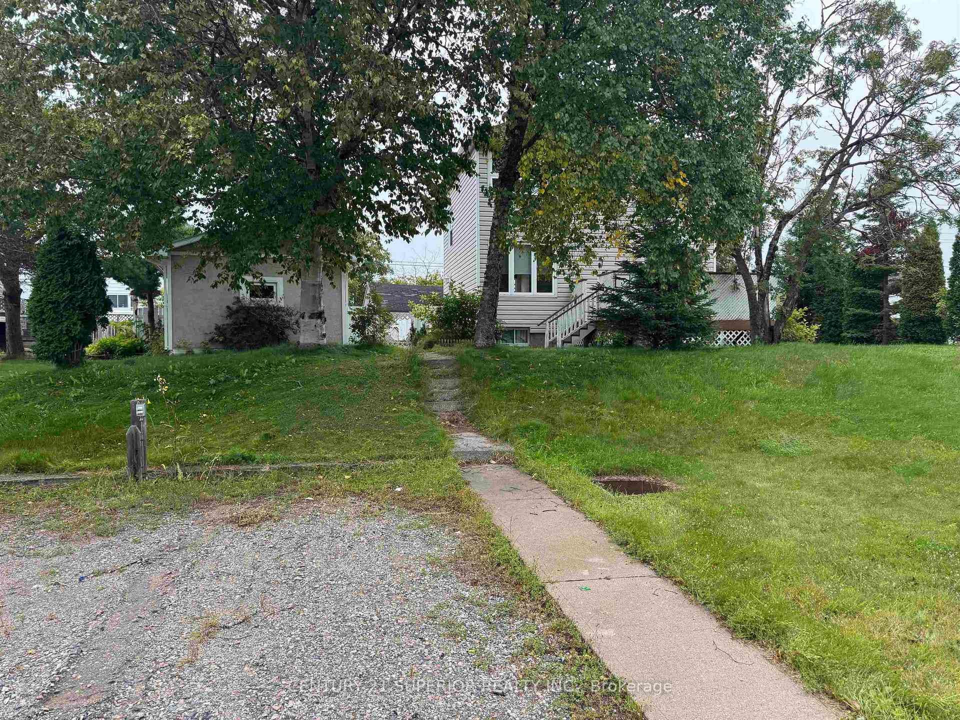 3 Ross Ave photo 2